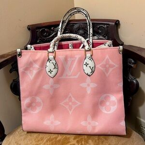 NWOT Fashion Pink/ white tote  Handbag